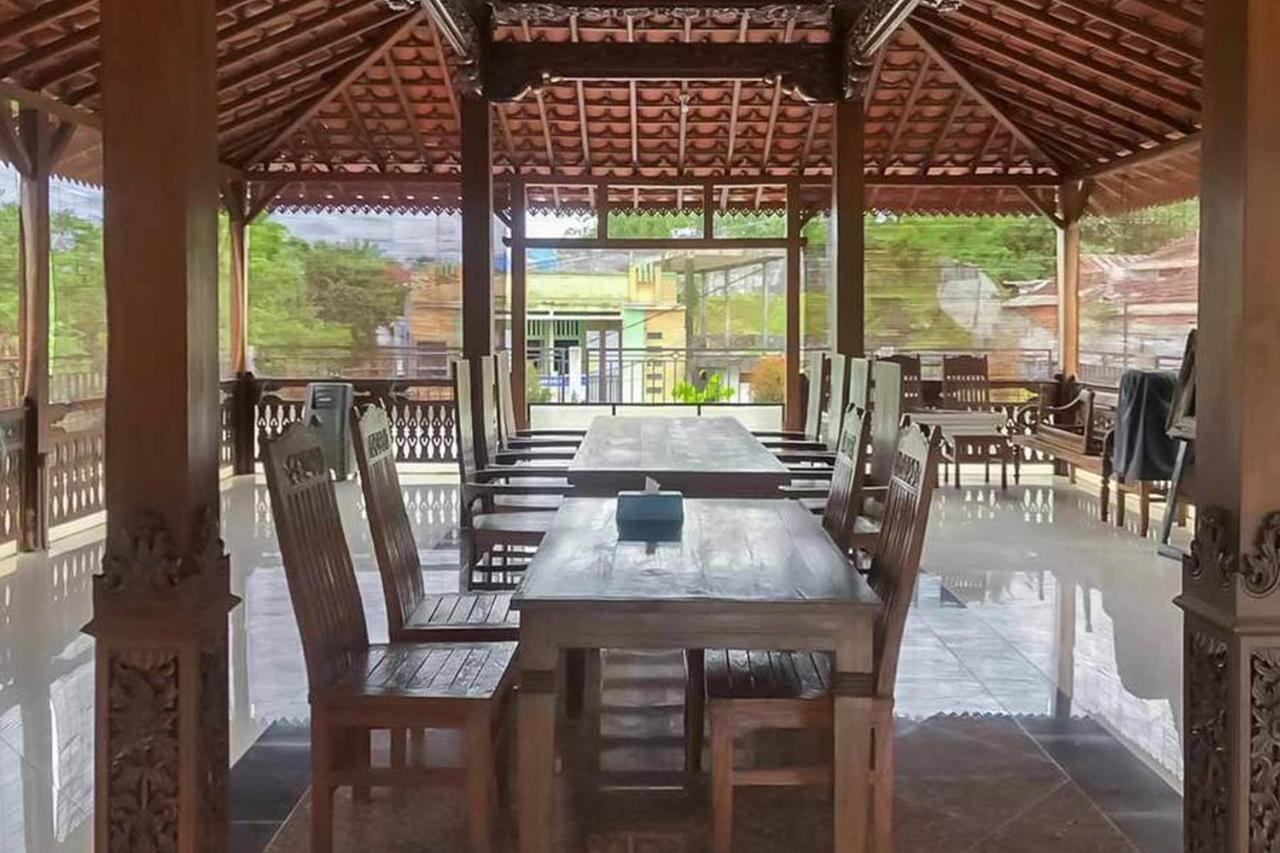 Malang Hill Syariah Redpartner Hotel Luaran gambar