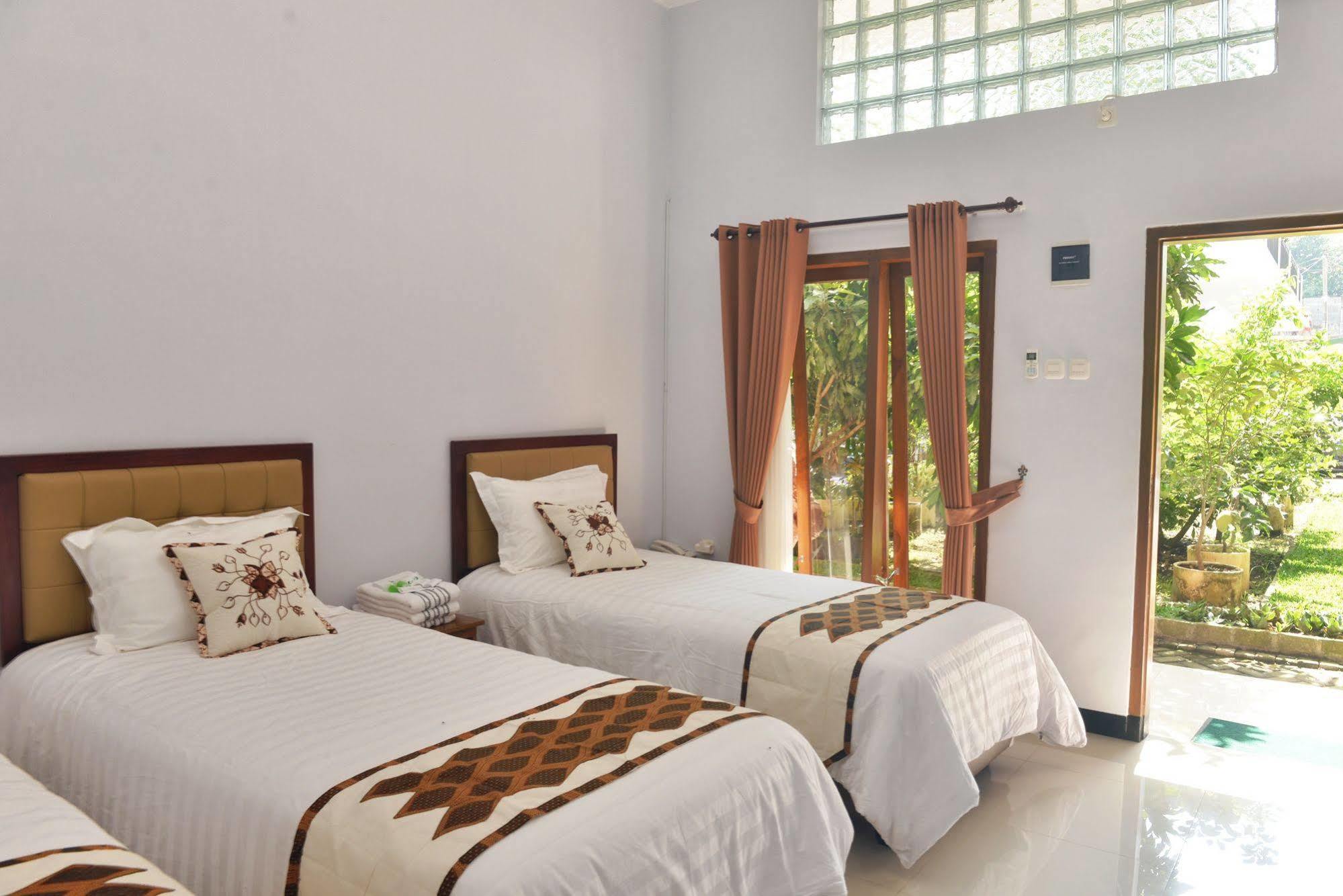 Malang Hill Syariah Redpartner Hotel Luaran gambar