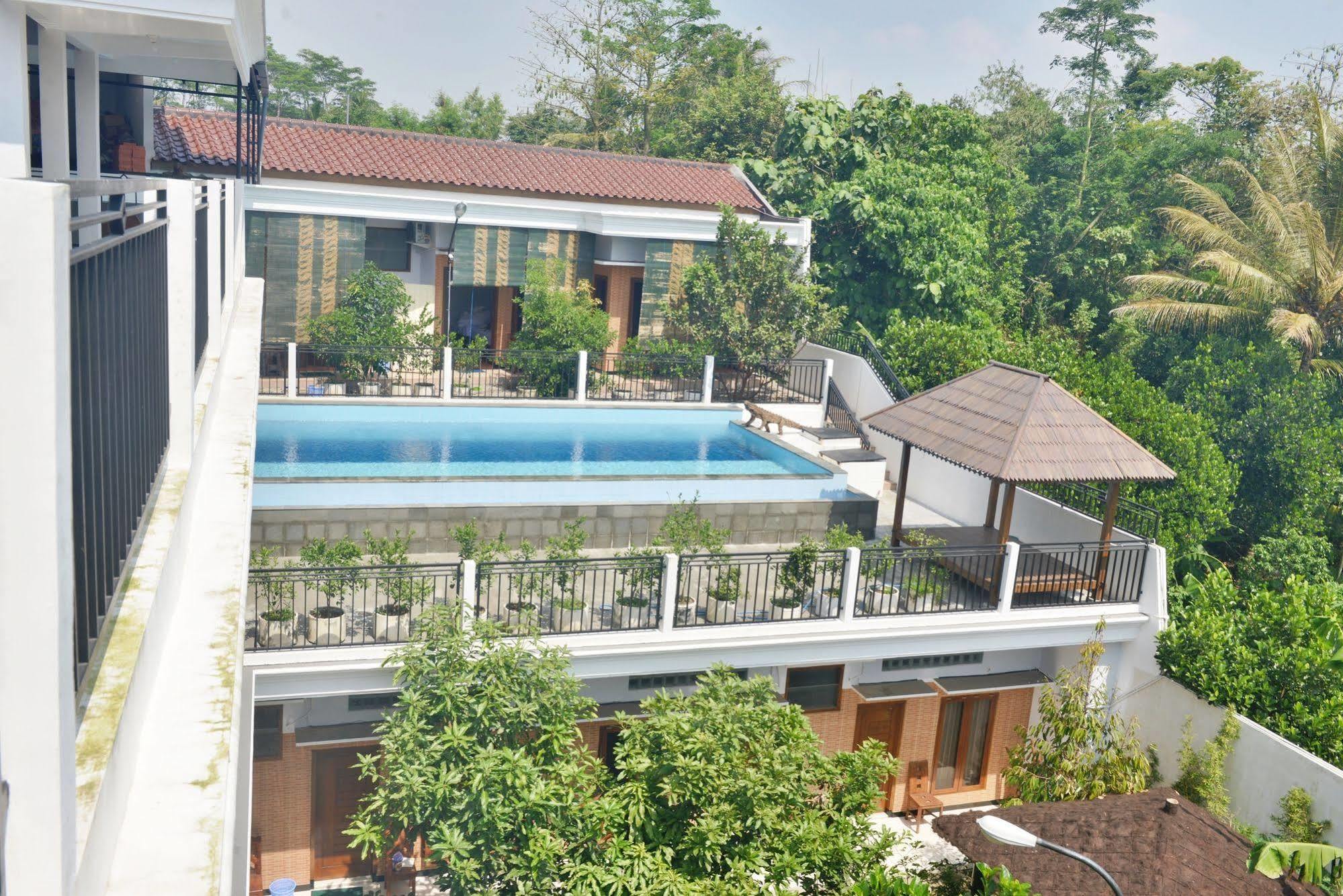 Malang Hill Syariah Redpartner Hotel Luaran gambar