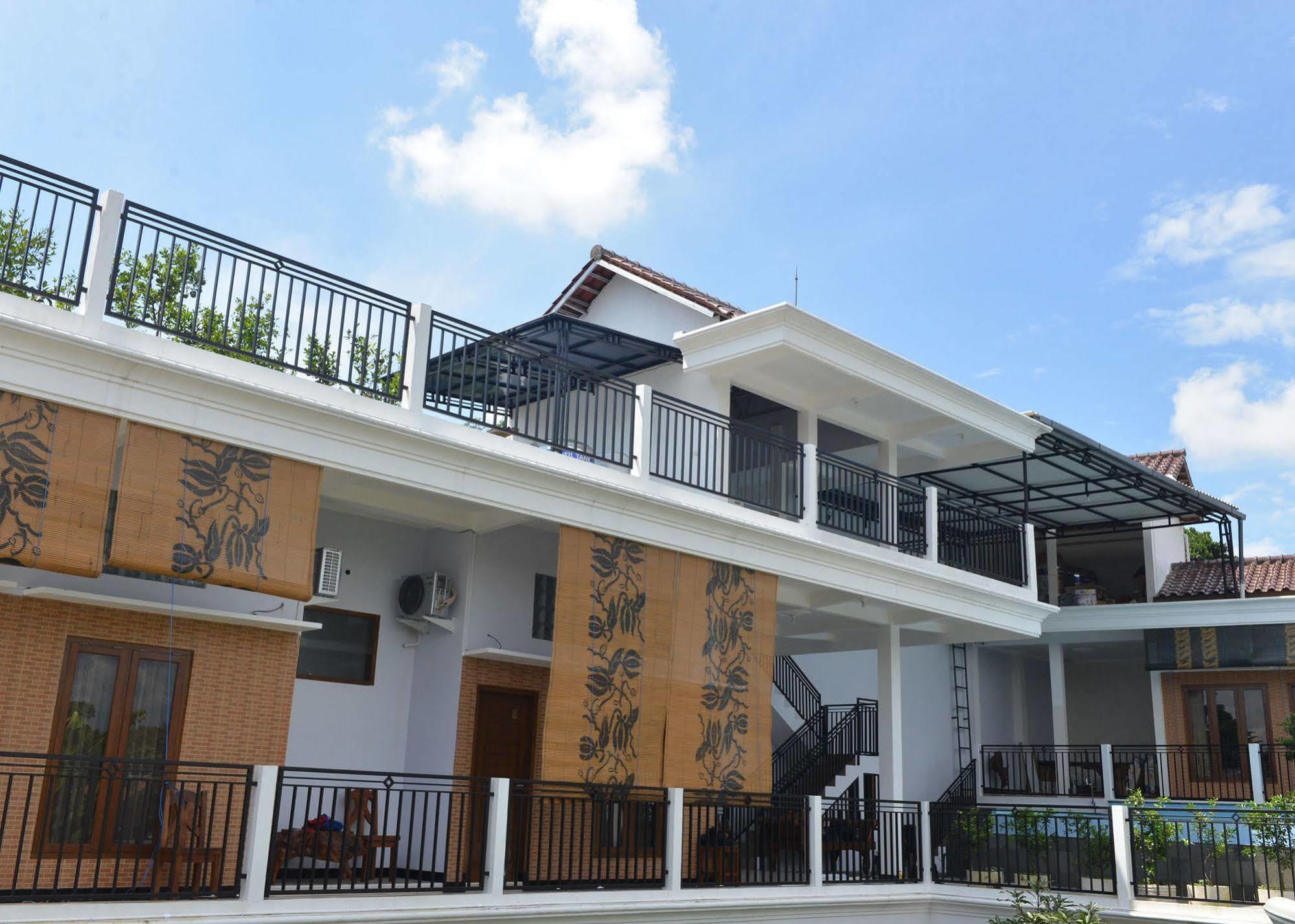 Malang Hill Syariah Redpartner Hotel Luaran gambar