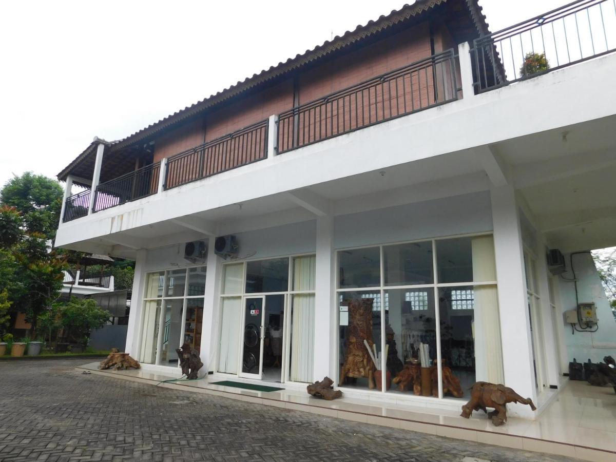 Malang Hill Syariah Redpartner Hotel Luaran gambar